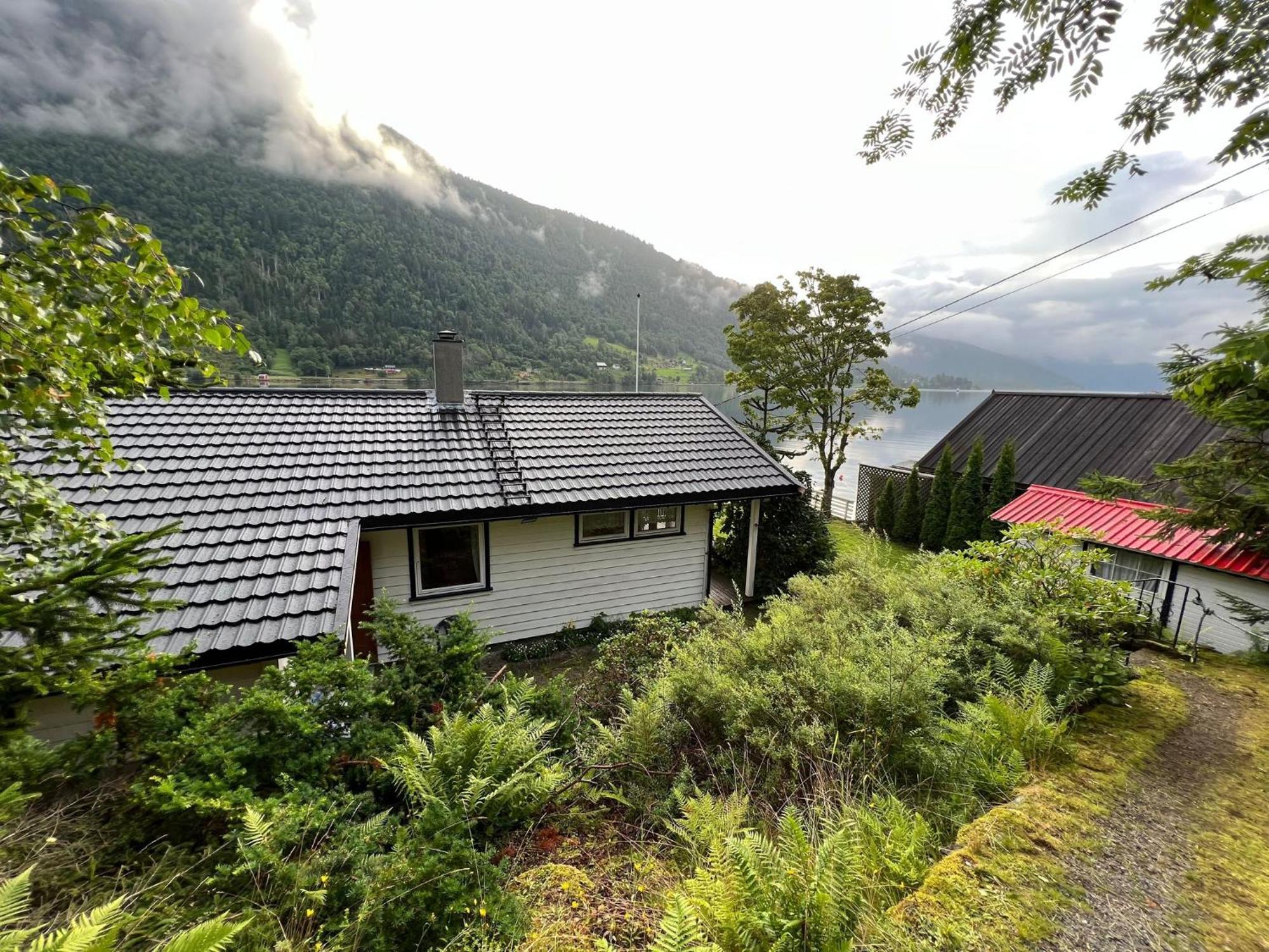 Вилла Der Fjordtraum In Balestrand Direkt Am Wasser Экстерьер фото