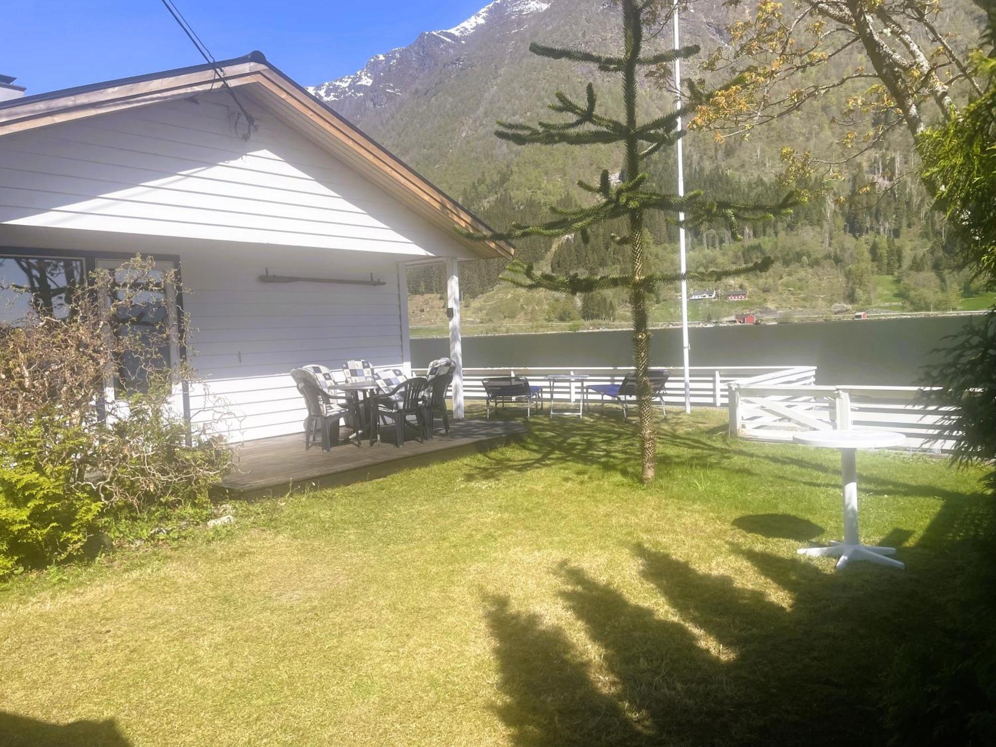 Вилла Der Fjordtraum In Balestrand Direkt Am Wasser Экстерьер фото