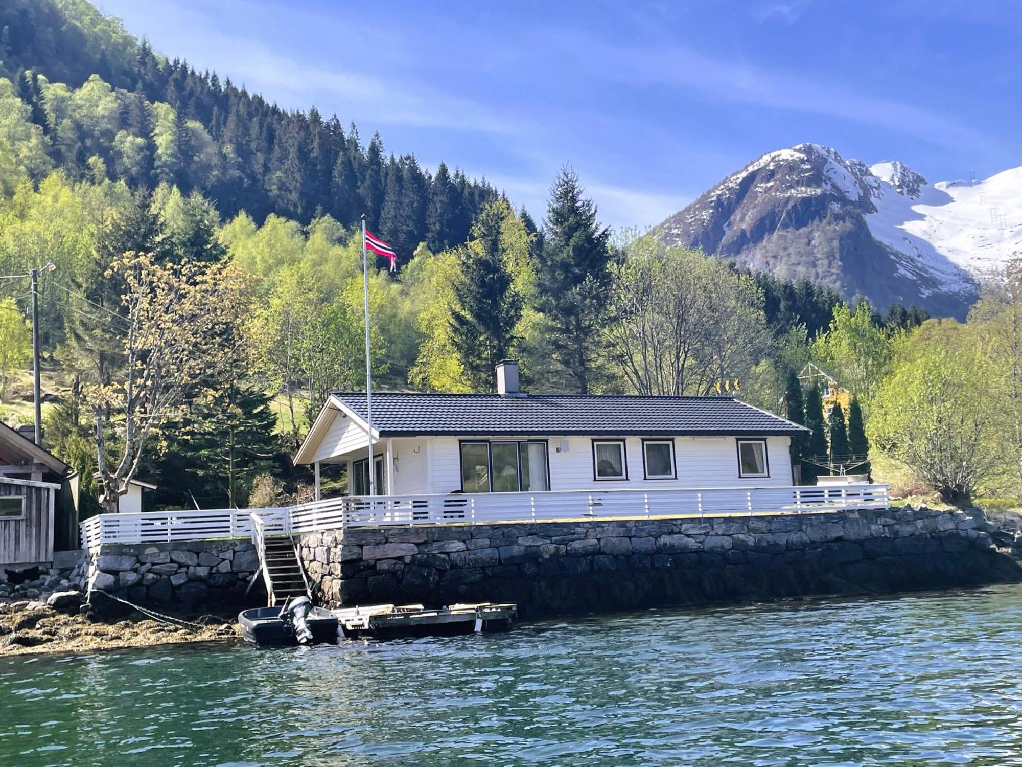 Вилла Der Fjordtraum In Balestrand Direkt Am Wasser Экстерьер фото