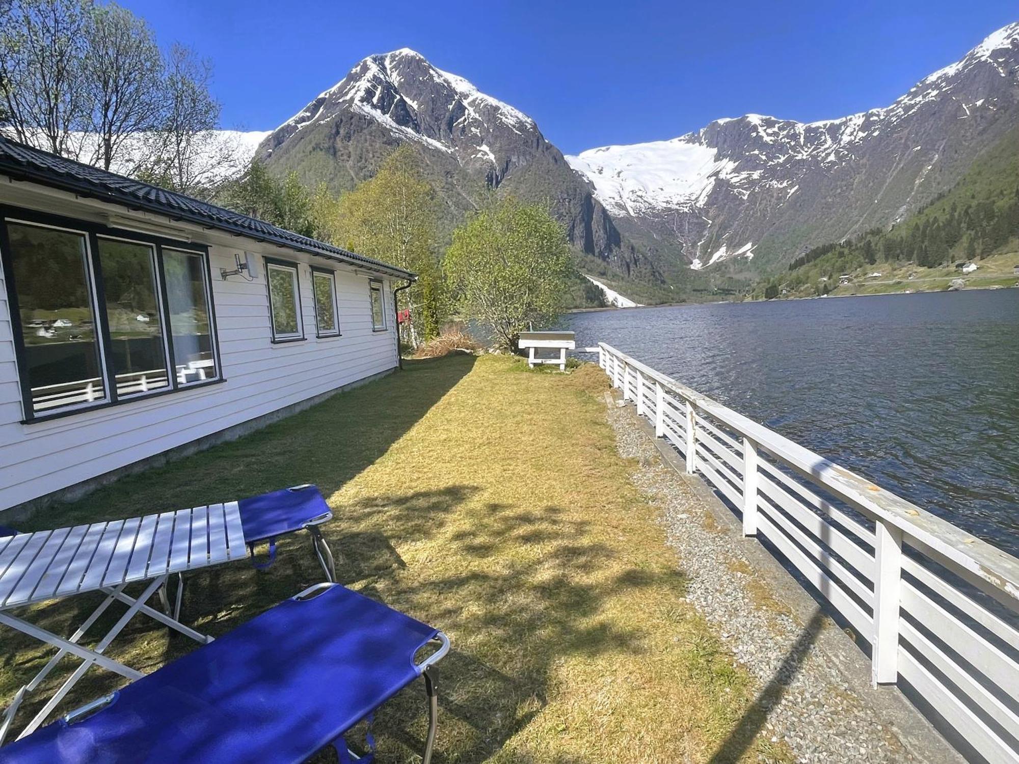 Вилла Der Fjordtraum In Balestrand Direkt Am Wasser Экстерьер фото