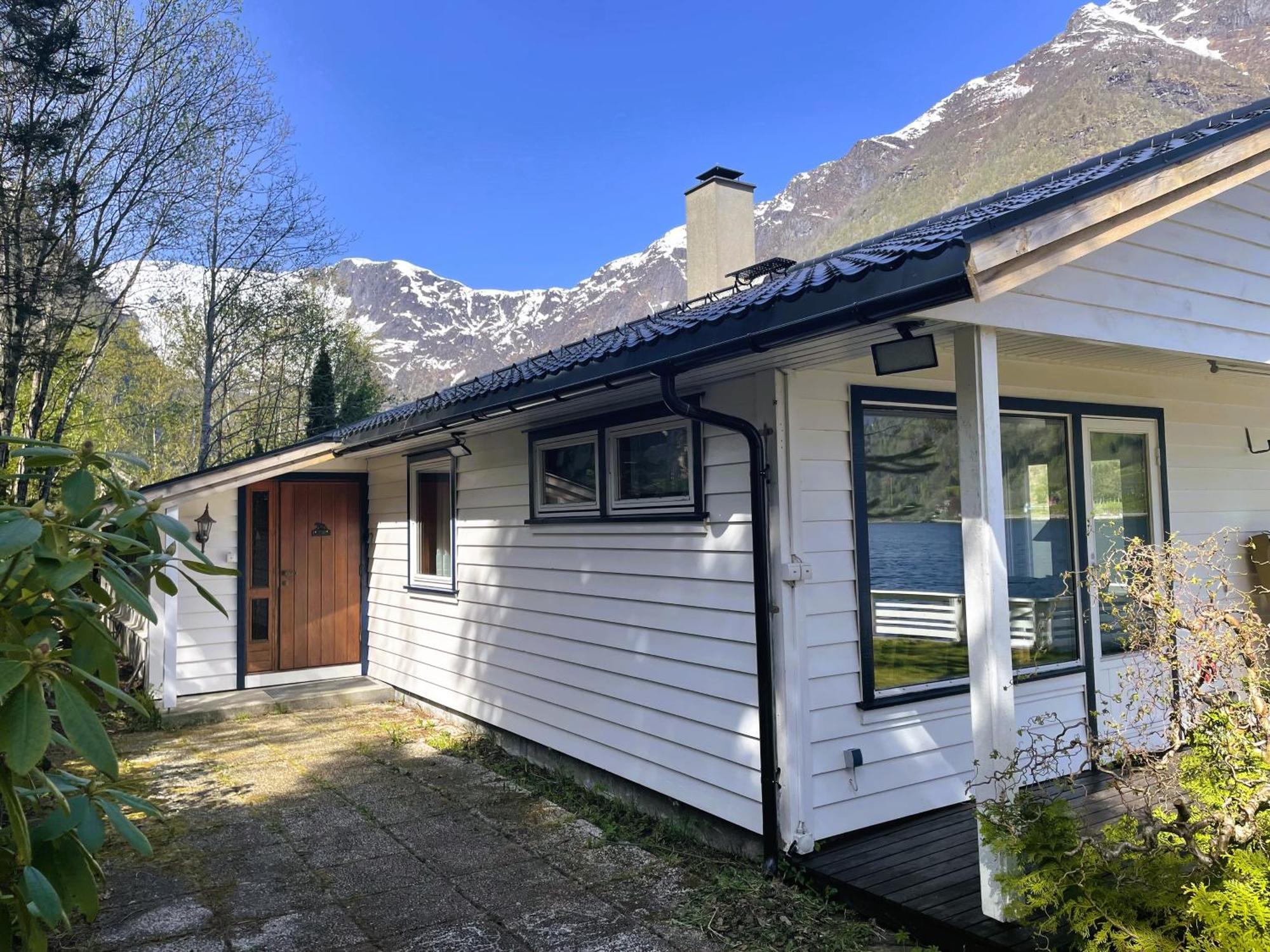 Вилла Der Fjordtraum In Balestrand Direkt Am Wasser Экстерьер фото