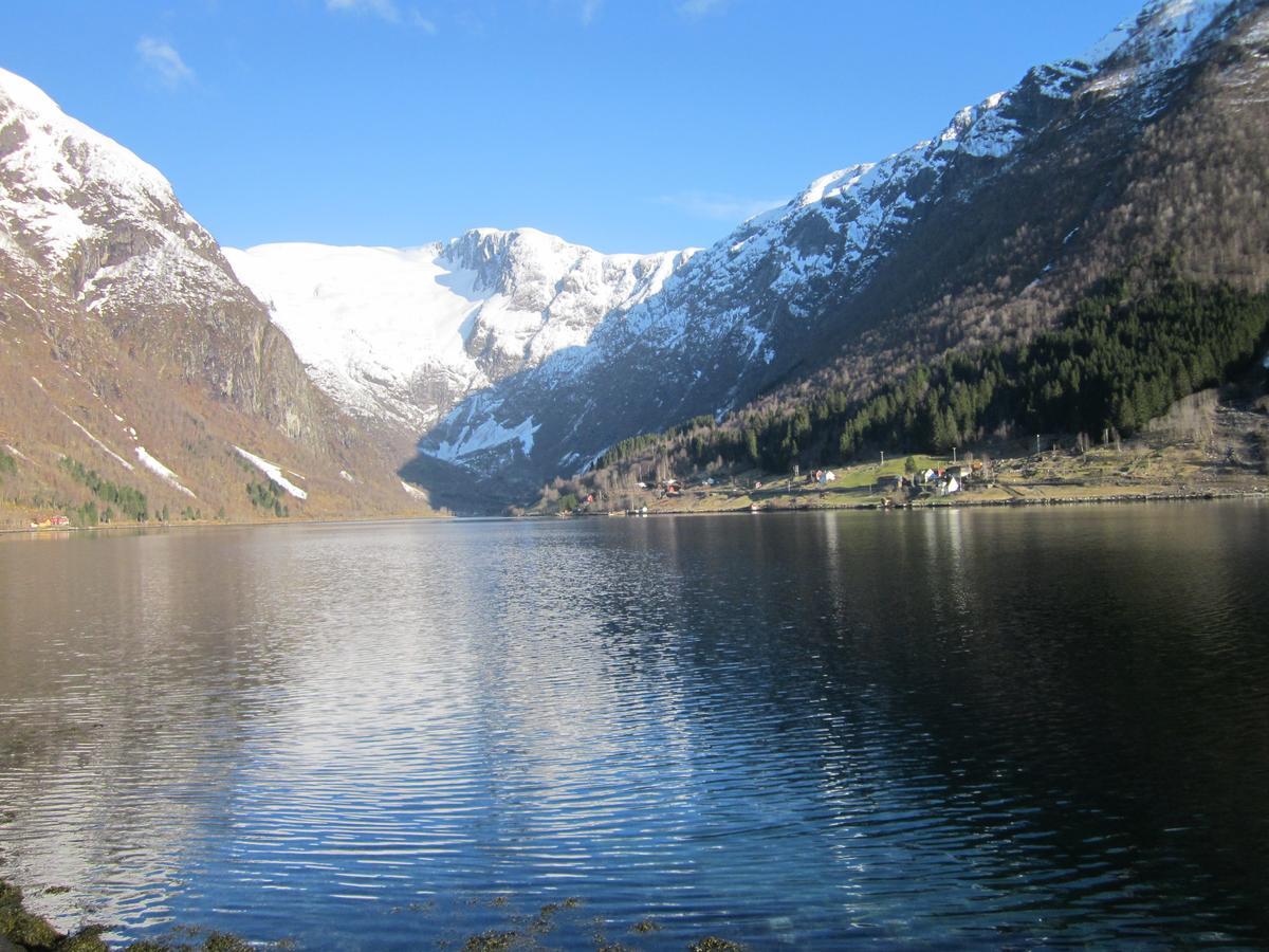 Вилла Der Fjordtraum In Balestrand Direkt Am Wasser Экстерьер фото